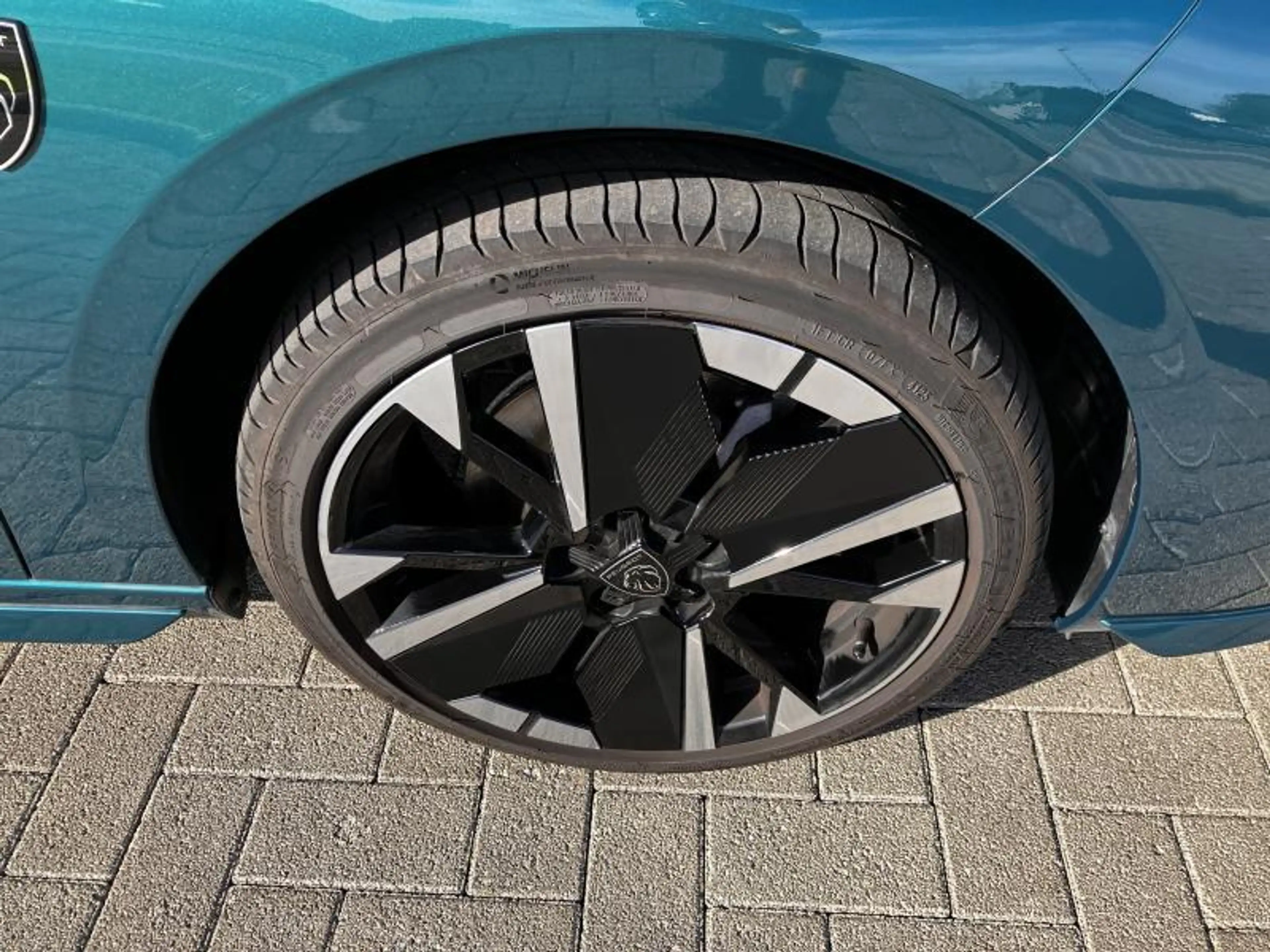 Peugeot 308 III & e- GT — photo 5