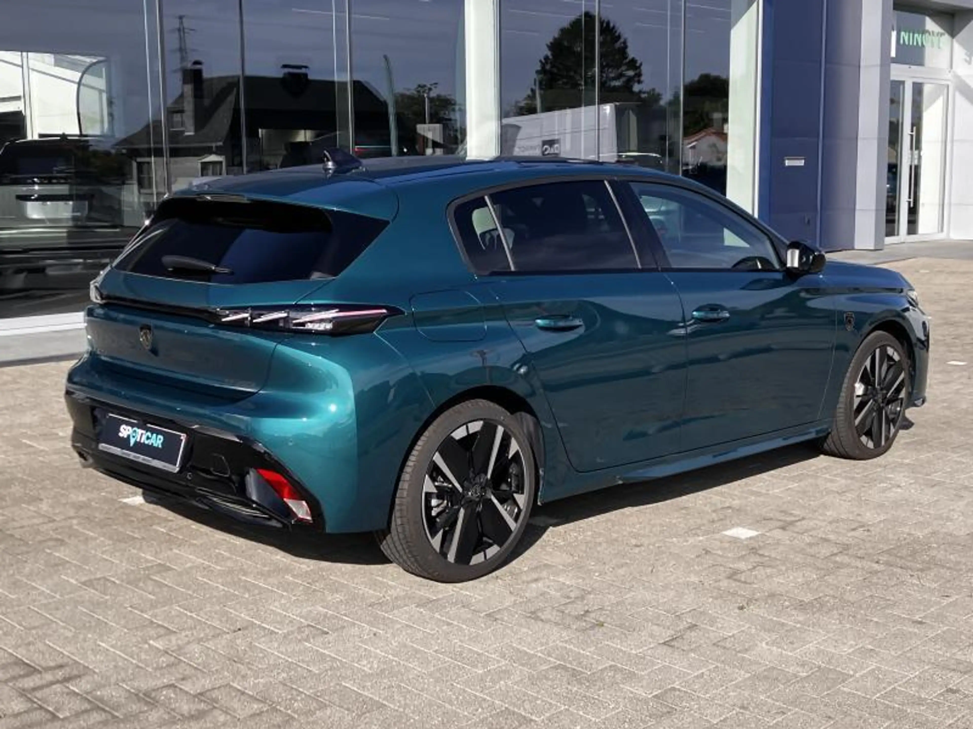 Peugeot 308 III & e- GT — photo 6