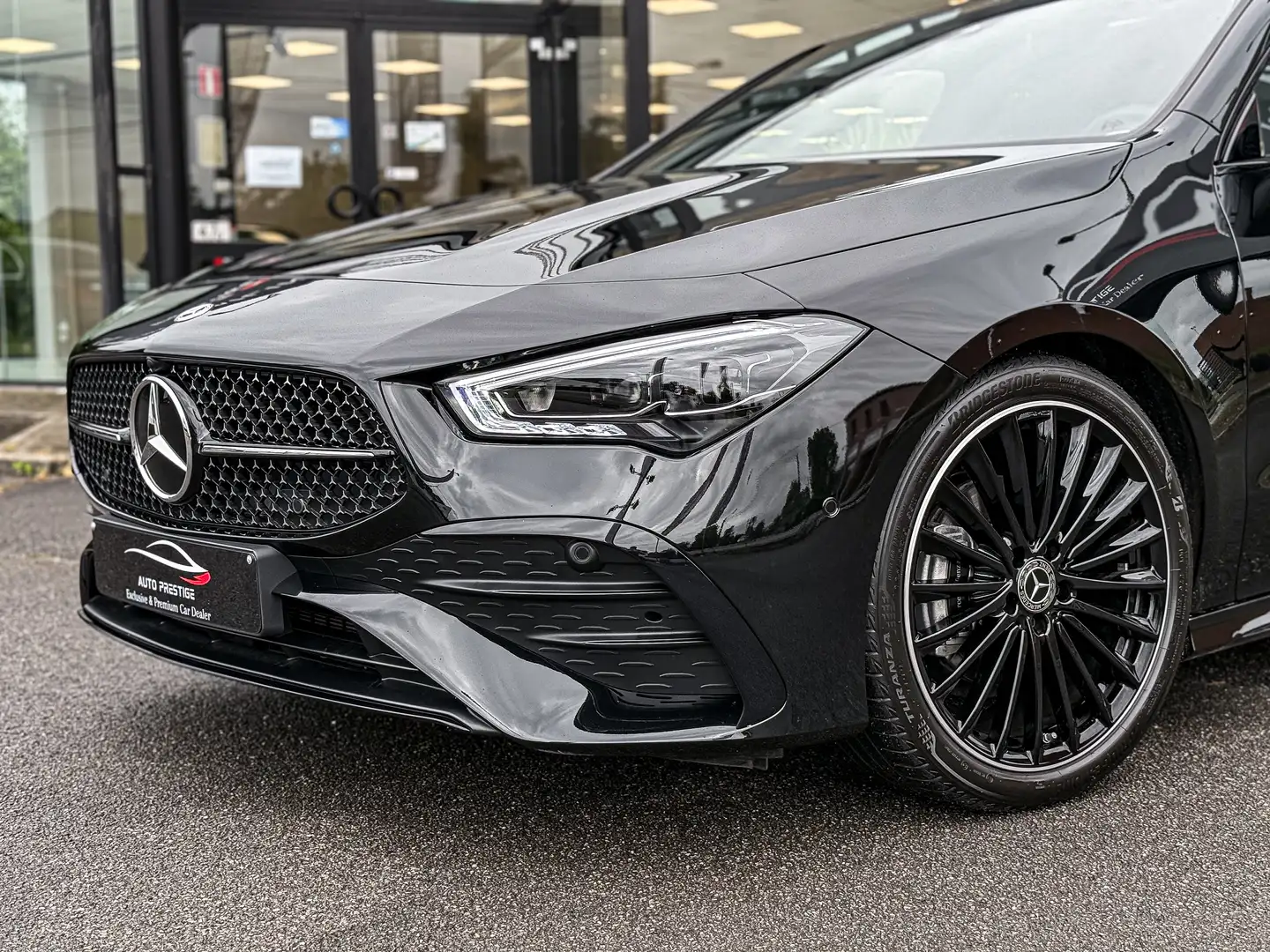 Mercedes-Benz CLA 180 AMG Line Night Edition Premium Pack ETAT NEUF Noir - 2