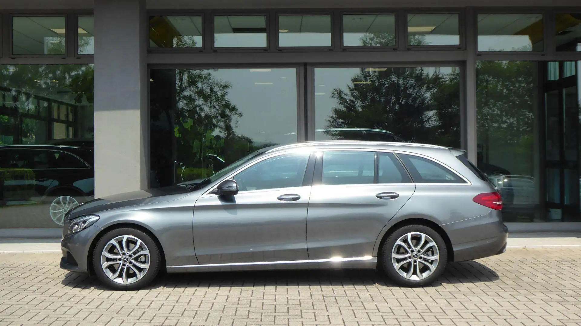 Mercedes-Benz C 220 d S.W. Auto Sport Grigio - 2