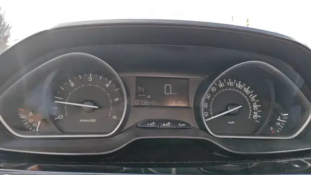 Peugeot 2008 view 12