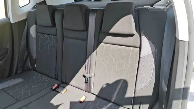 Peugeot 2008 view 9