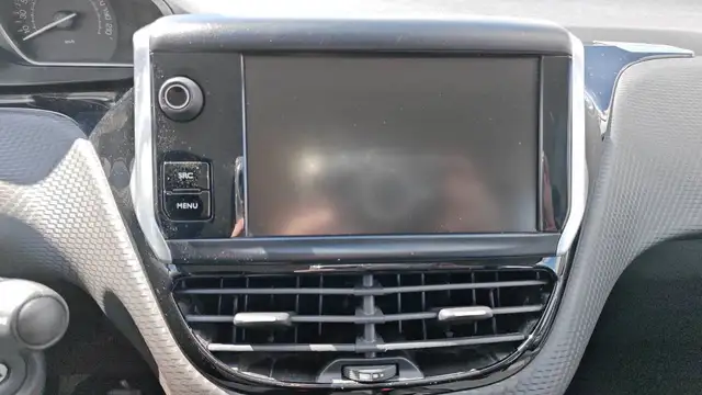 Peugeot 2008 view 13
