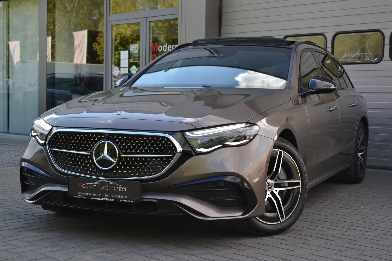 Mercedes-Benz E 300 E 300e T 9G-TRONIC Bruin - 1