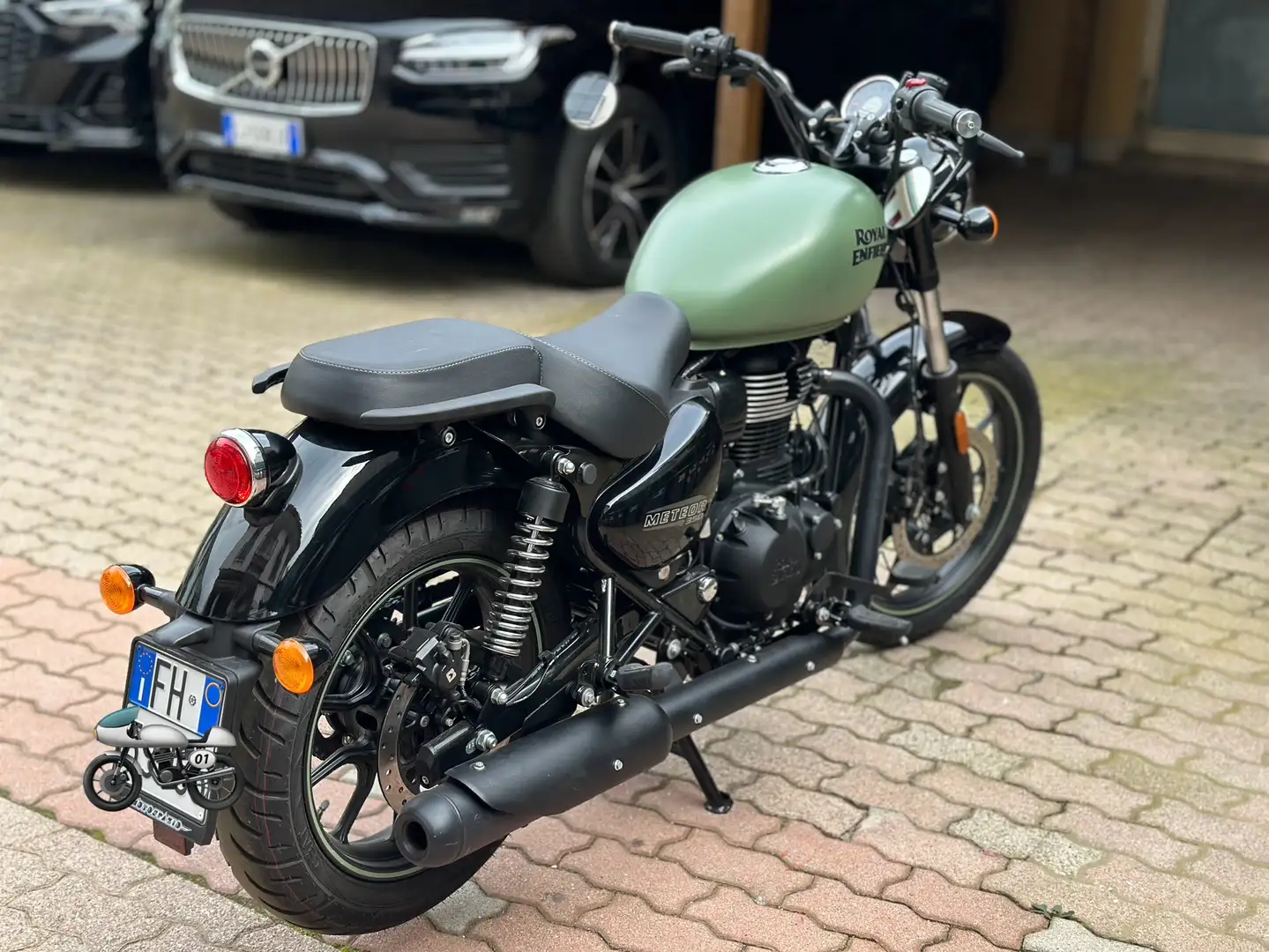 Royal Enfield Meteor 350 - 1