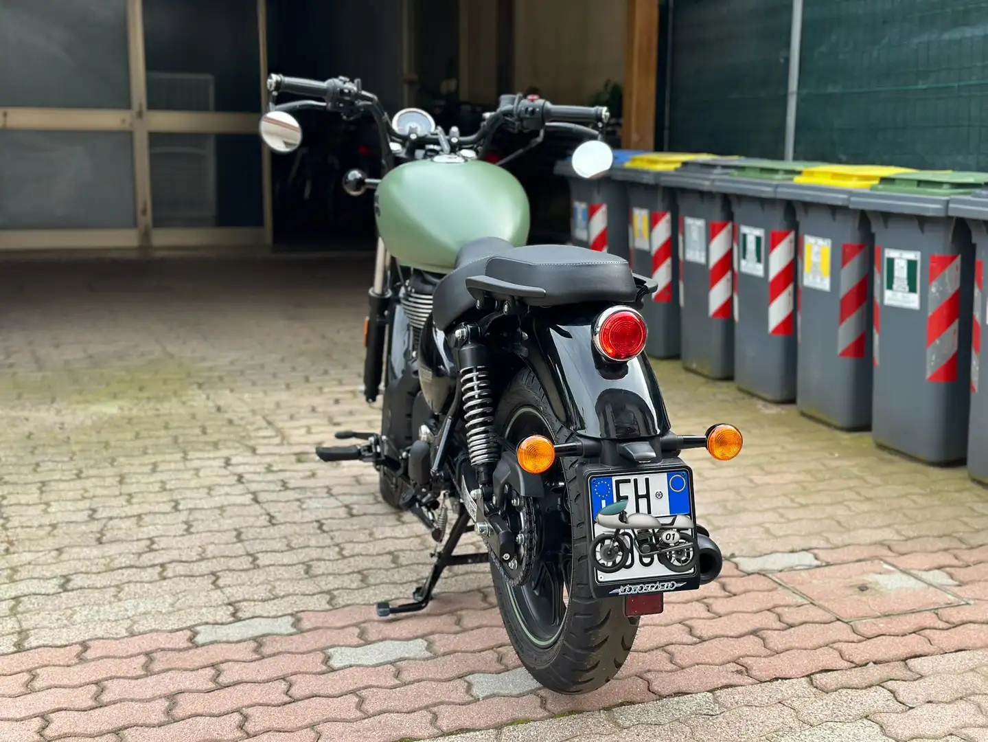 Royal Enfield Meteor 350 - 2