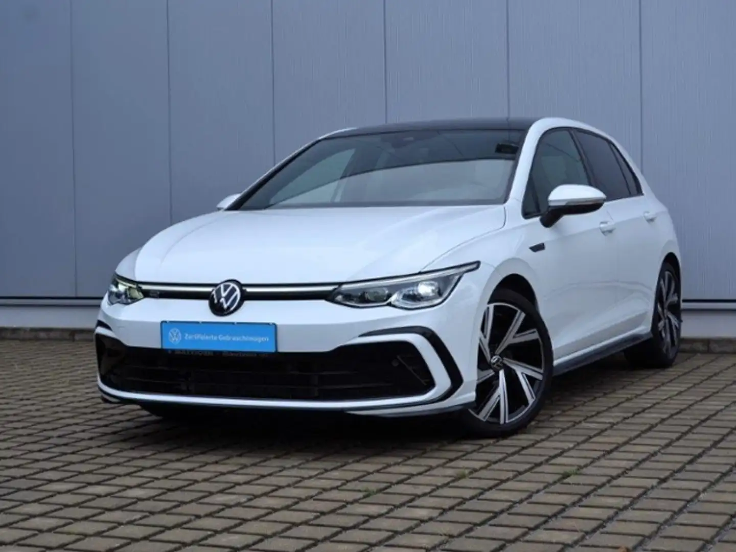 Volkswagen Golf VIII 1.5 TSI R-Line PANO/MATRIX/NAVI+RFK/18-ZOLL+ Weiß - 2