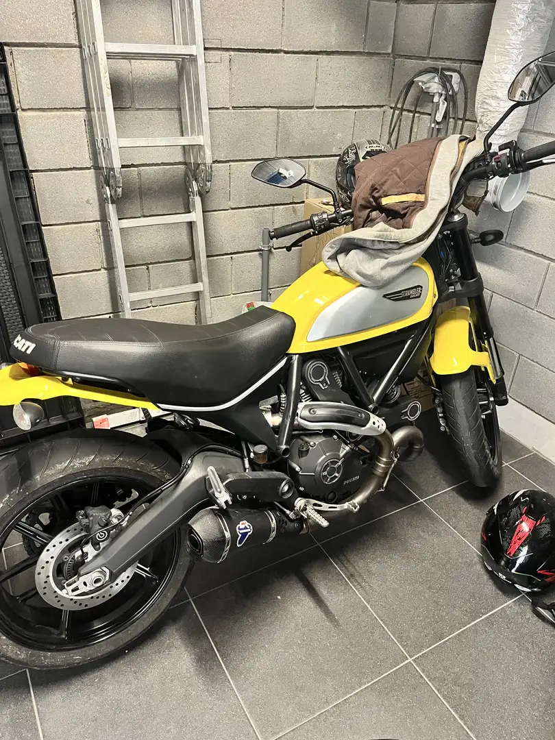 Ducati Scrambler - 1