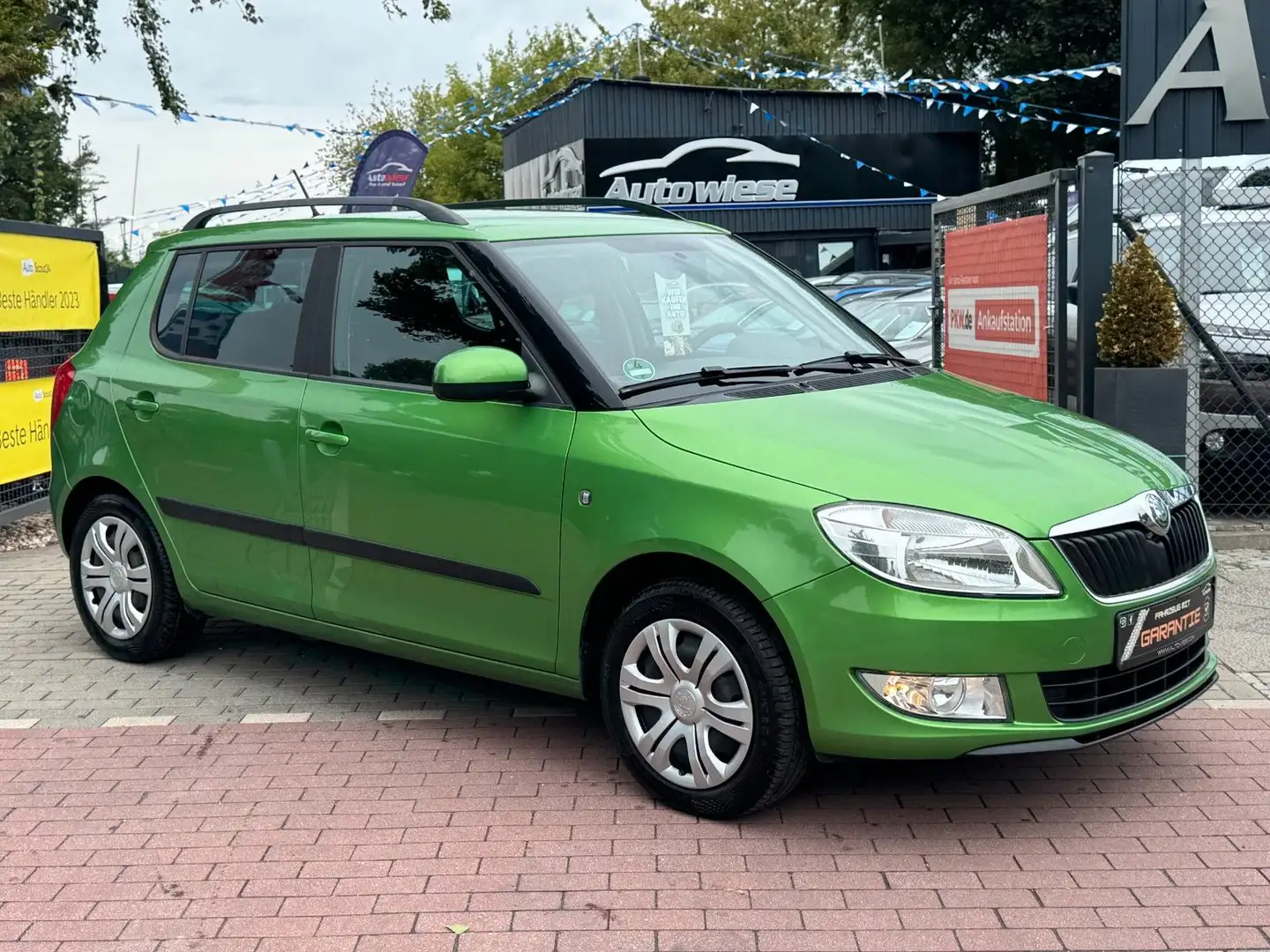 Skoda Fabia Ambition 1.2*Klima*2.HD*TÜV+SERVICE NEU Groen - 1