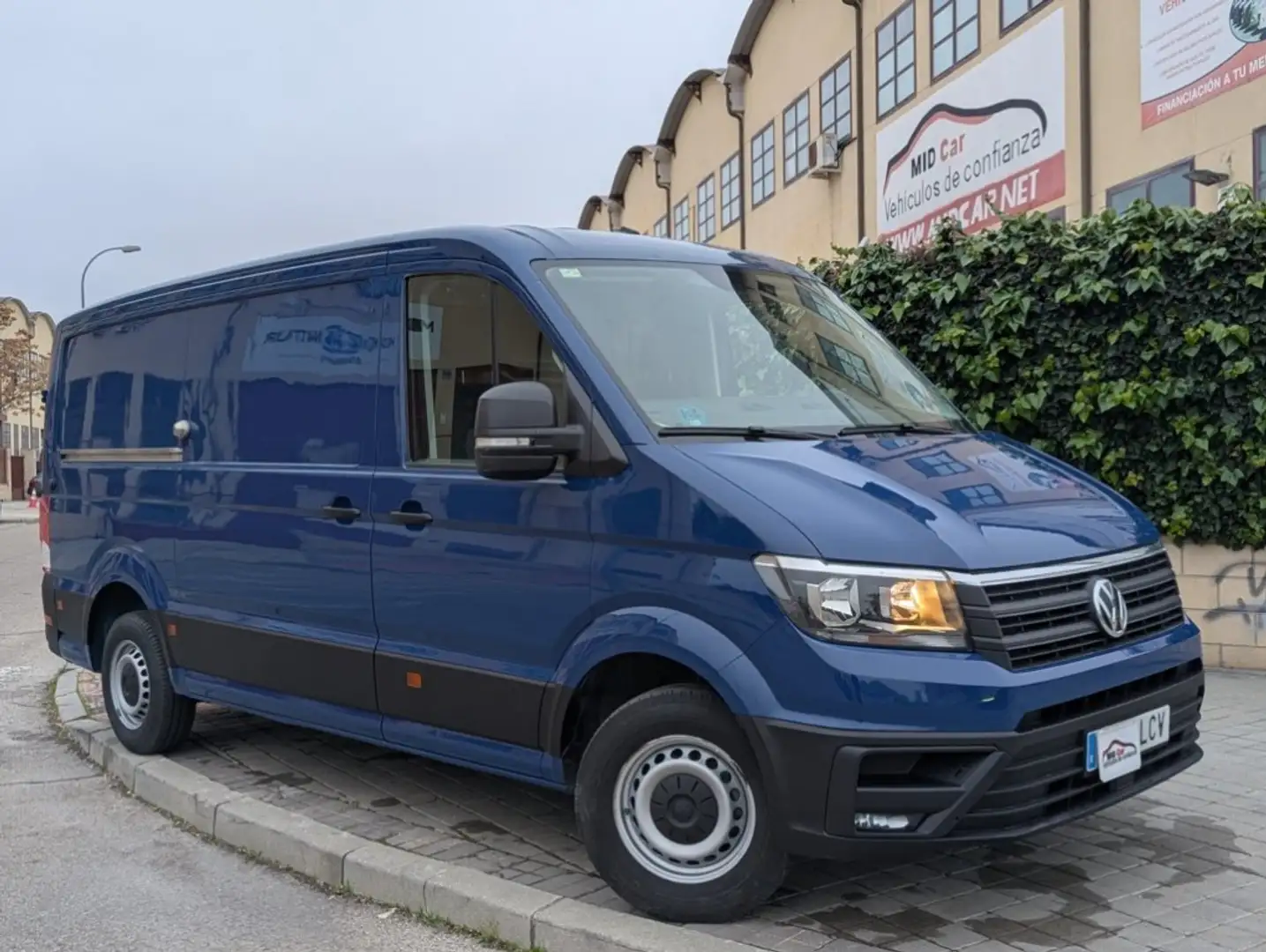 Volkswagen Crafter Furgón 2.0TDI SCR 30 BM L3H2 75kW Azul - 2