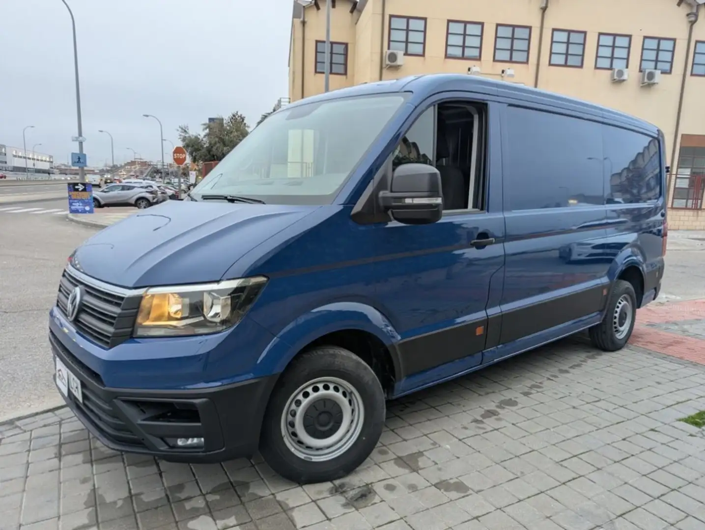 Volkswagen Crafter Furgón 2.0TDI SCR 30 BM L3H2 75kW Azul - 1