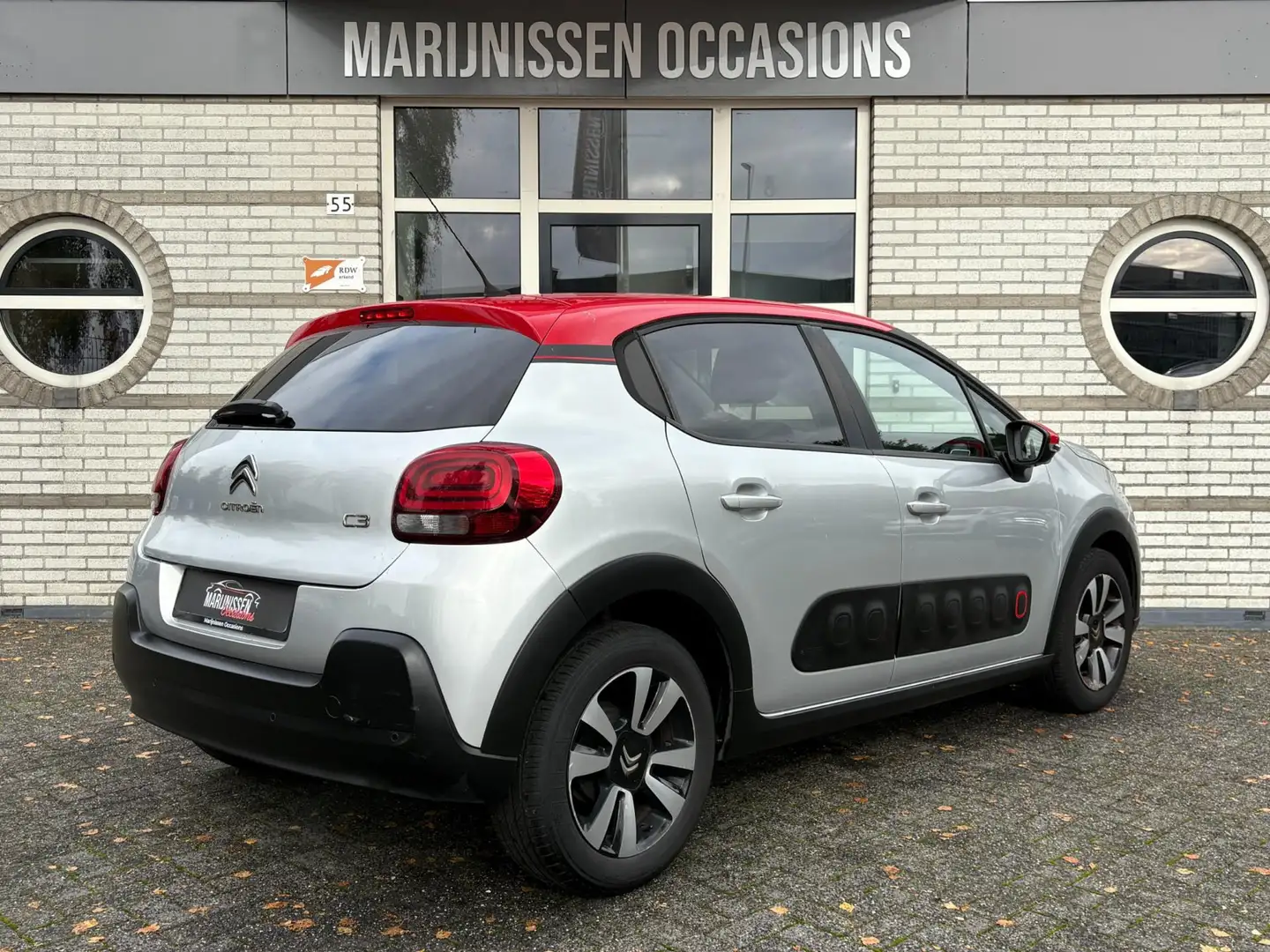 Citroen C3 1.2 PureTech Feel |Navi,Carplay,PDC,Cruise| Argent - 2