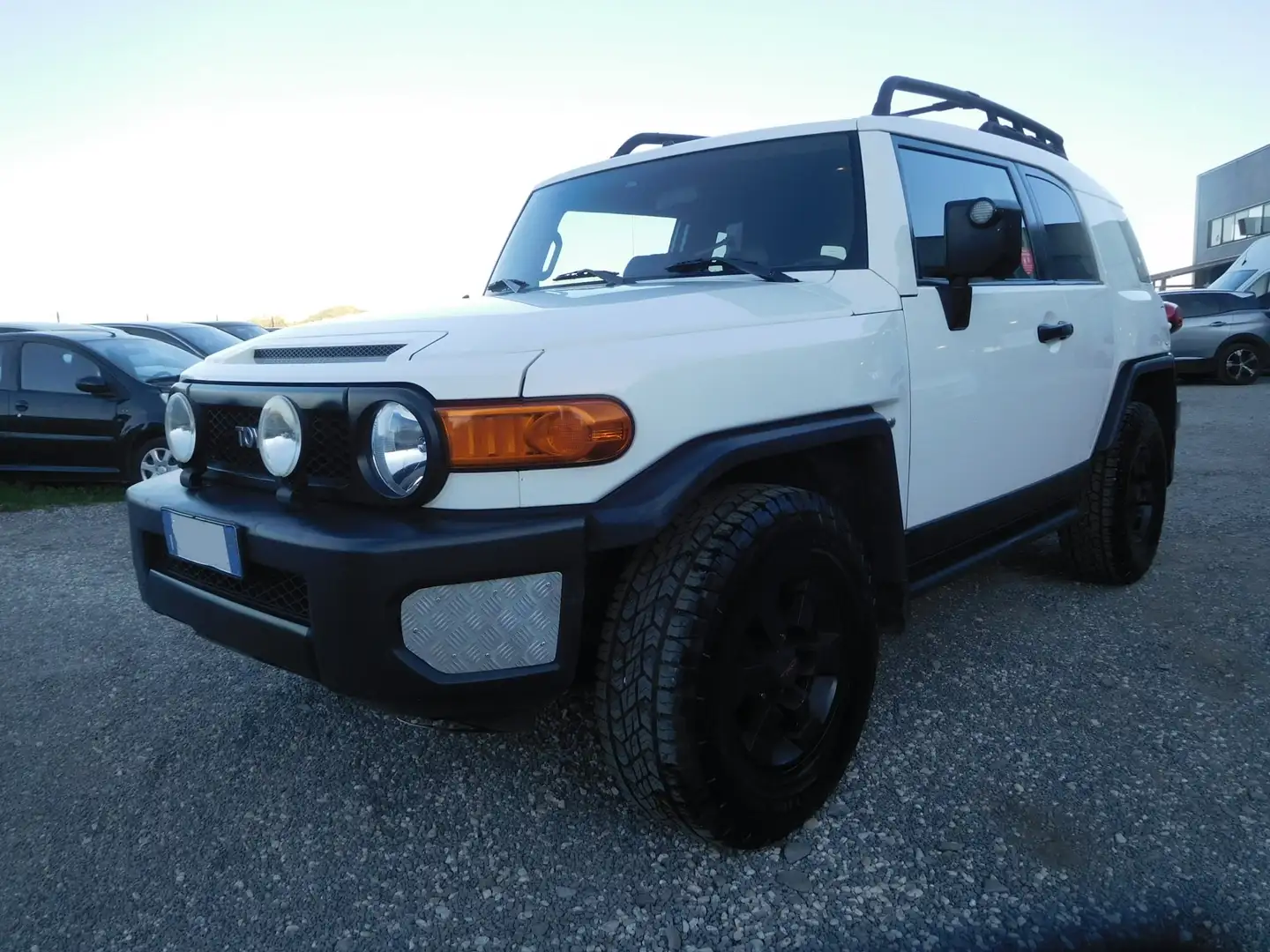 Toyota FJ Cruiser Alb - 1