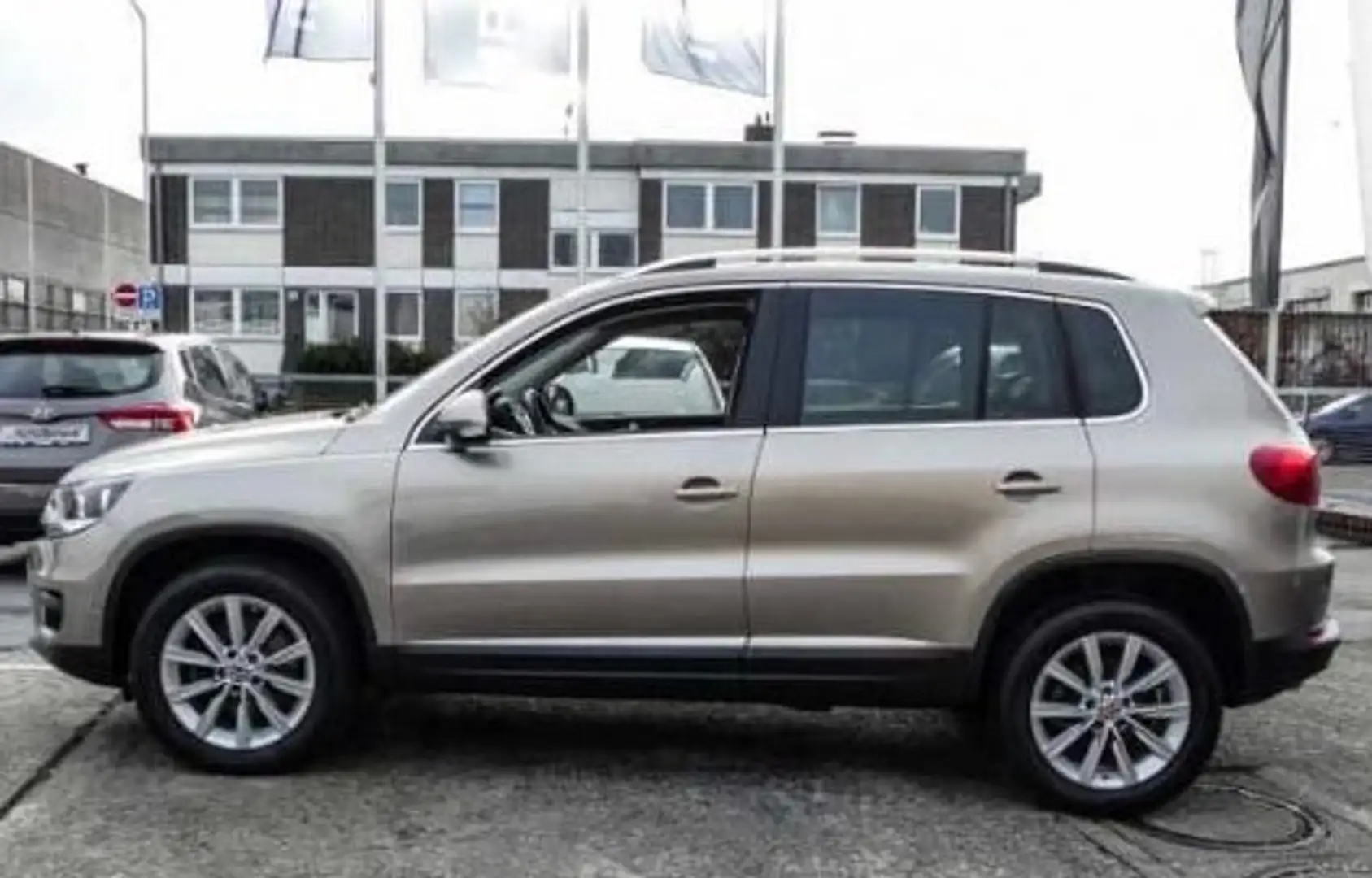 Volkswagen Tiguan Tiguan 2.0 TDI DPF 4Motion Team Grün - 2