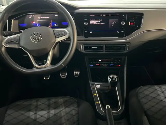 Volkswagen Polo view 3