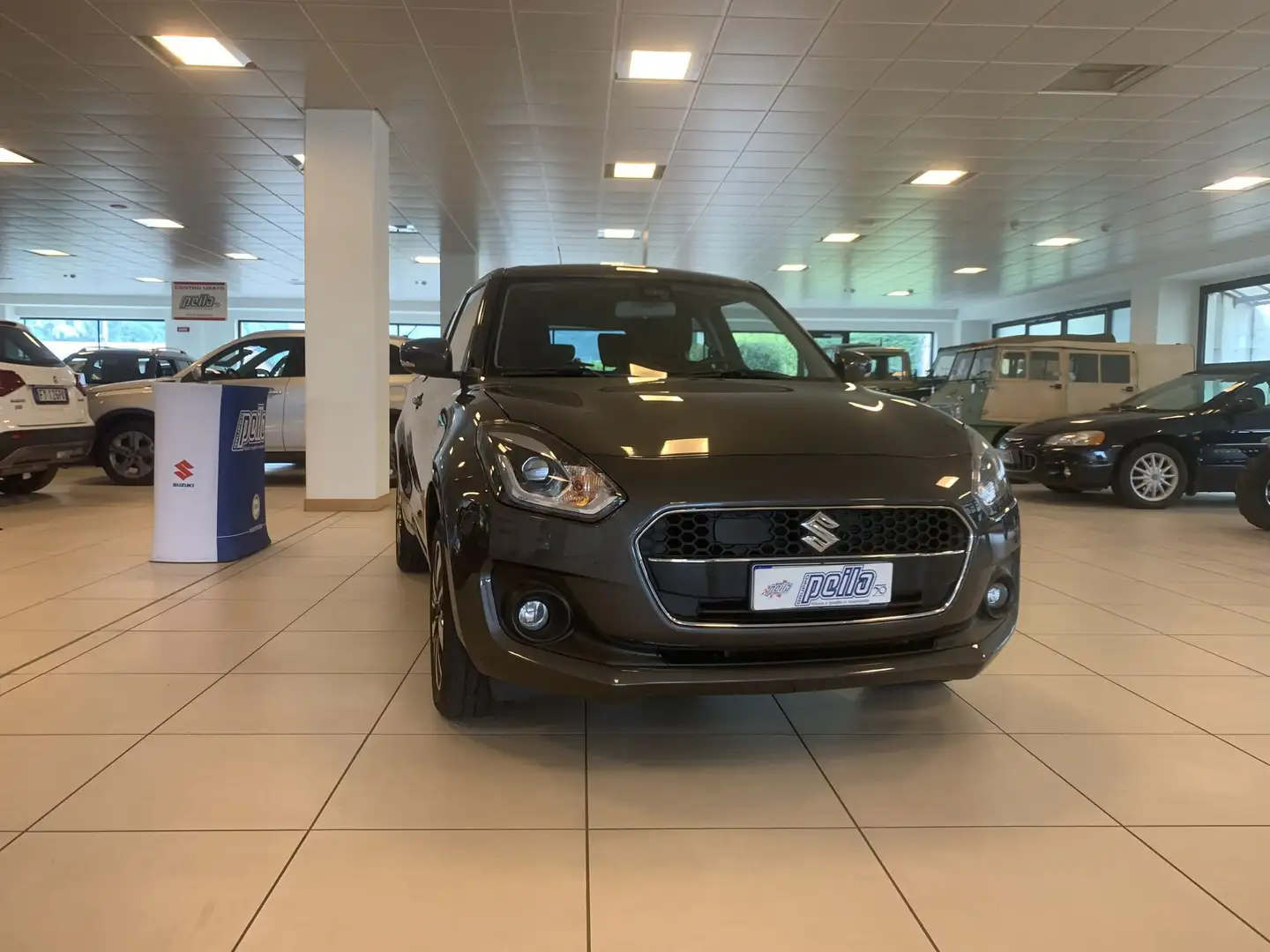 Suzuki Swift 1.2 Hybrid 4WD AllGrip Top Grigio - 2