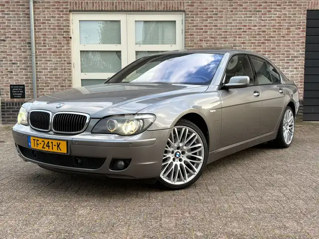 BMW 760 7-serie 760i Facelift nette auto Lees tekst