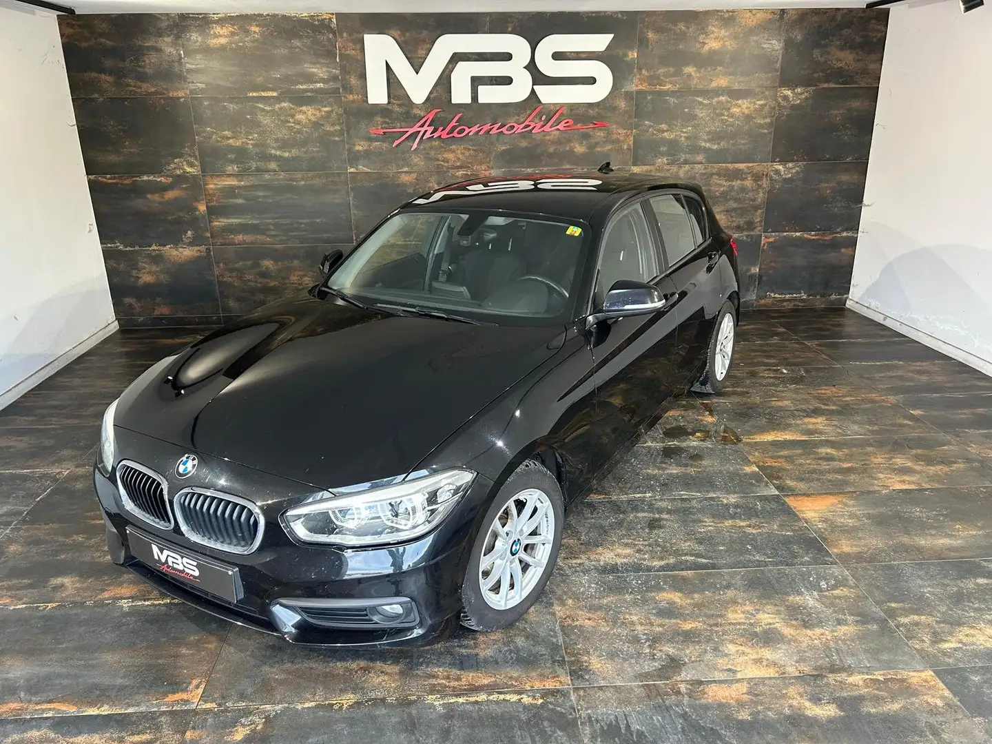 BMW 116 116d *FEUX LED *CAPTEURS *BI-ZONE *VOLANT MULTI Noir - 1