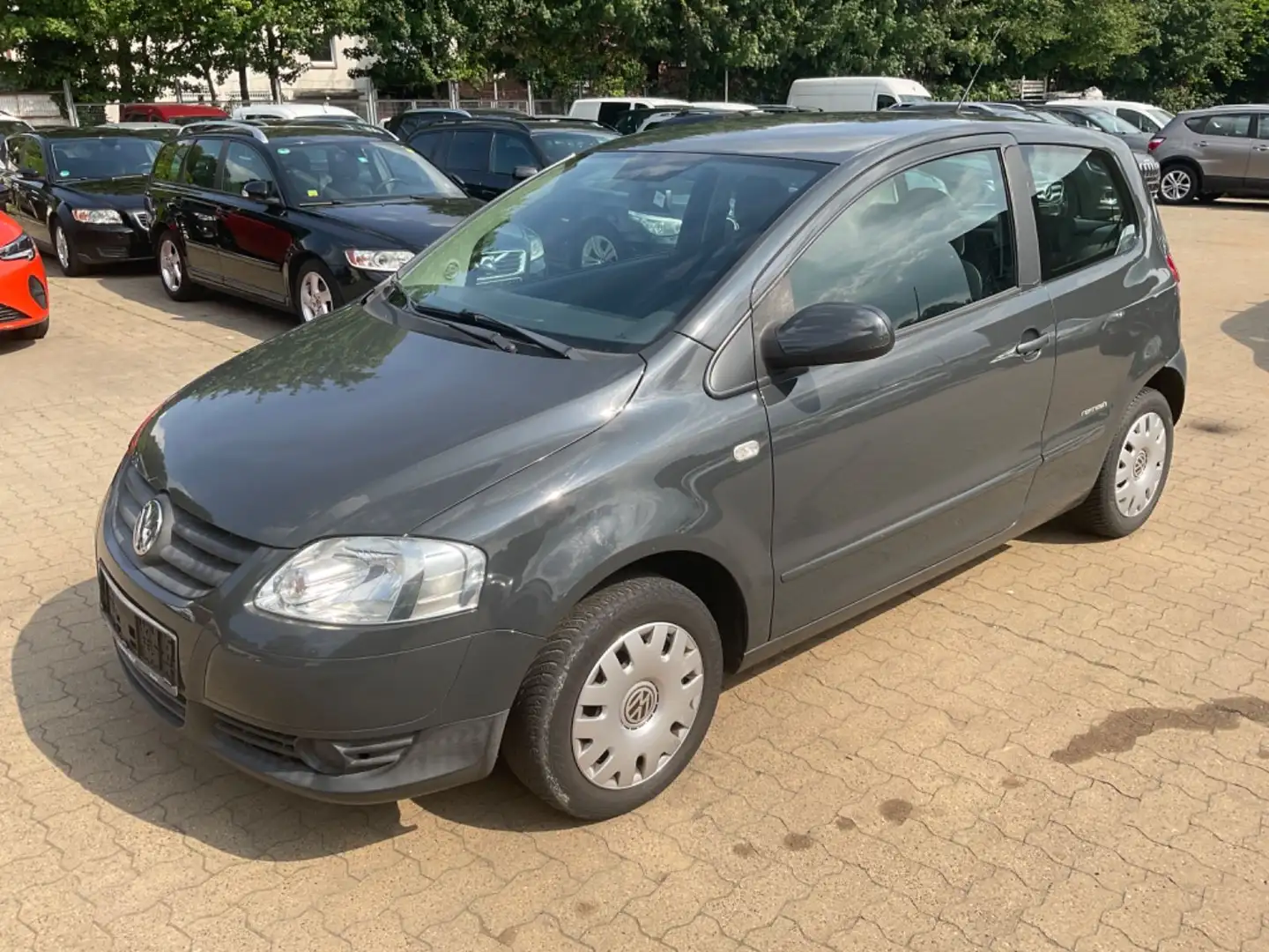Volkswagen Fox Refresh TÜV 12.2025 Grau - 1