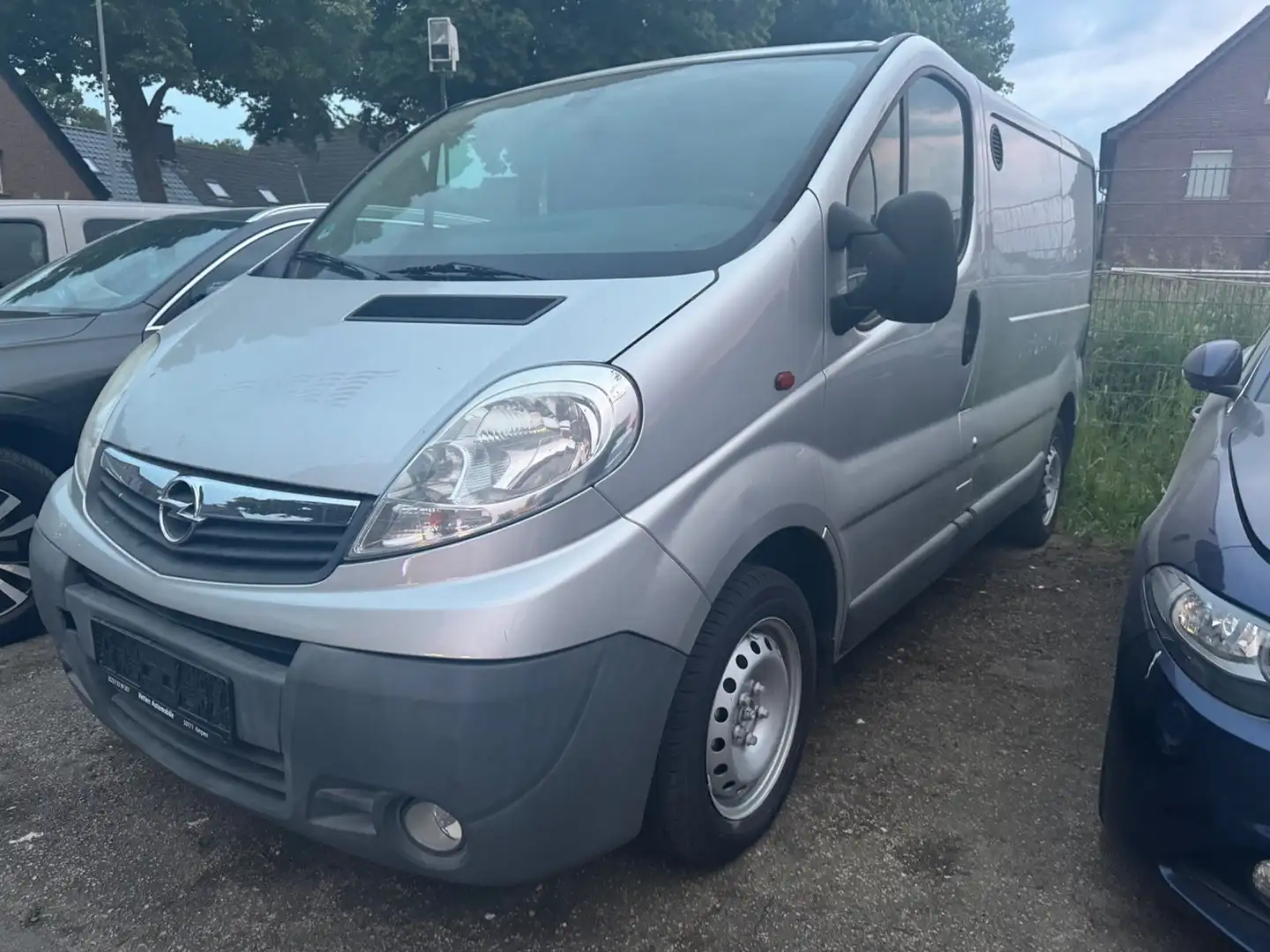 Opel Vivaro Kasten/Kombi Kasten L1H1 2,7t 1.HD/AHK/TÜ Plateado - 1