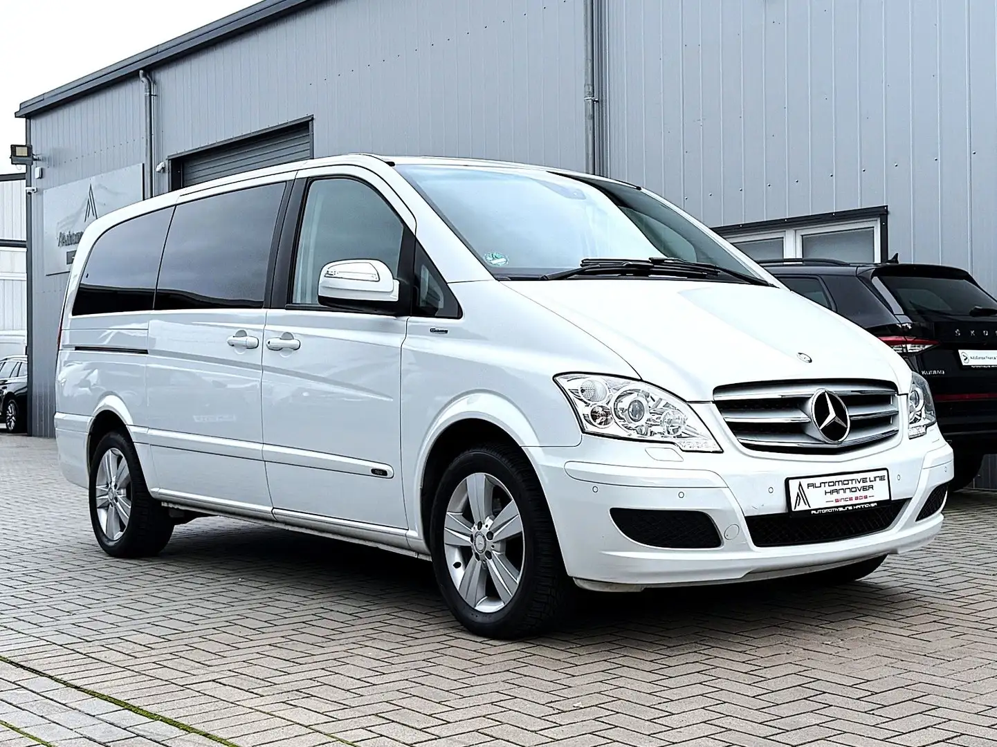 Mercedes-Benz Viano 2.2 CDI LANG/LEDER/7SITZER/2xSCHIEBETÜR/NAVI/AHK Blanc - 1