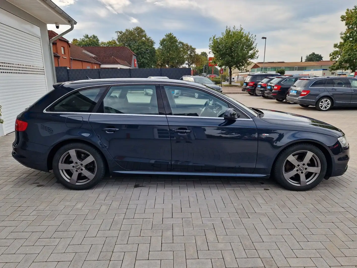 Audi A4 2.0 Avant+Xenon+S line+TÜV neu Blau - 2