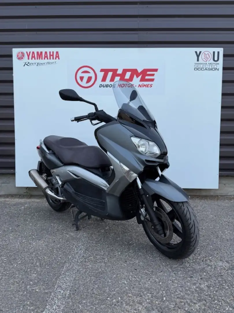Yamaha X-Max 125 Šedá - 2