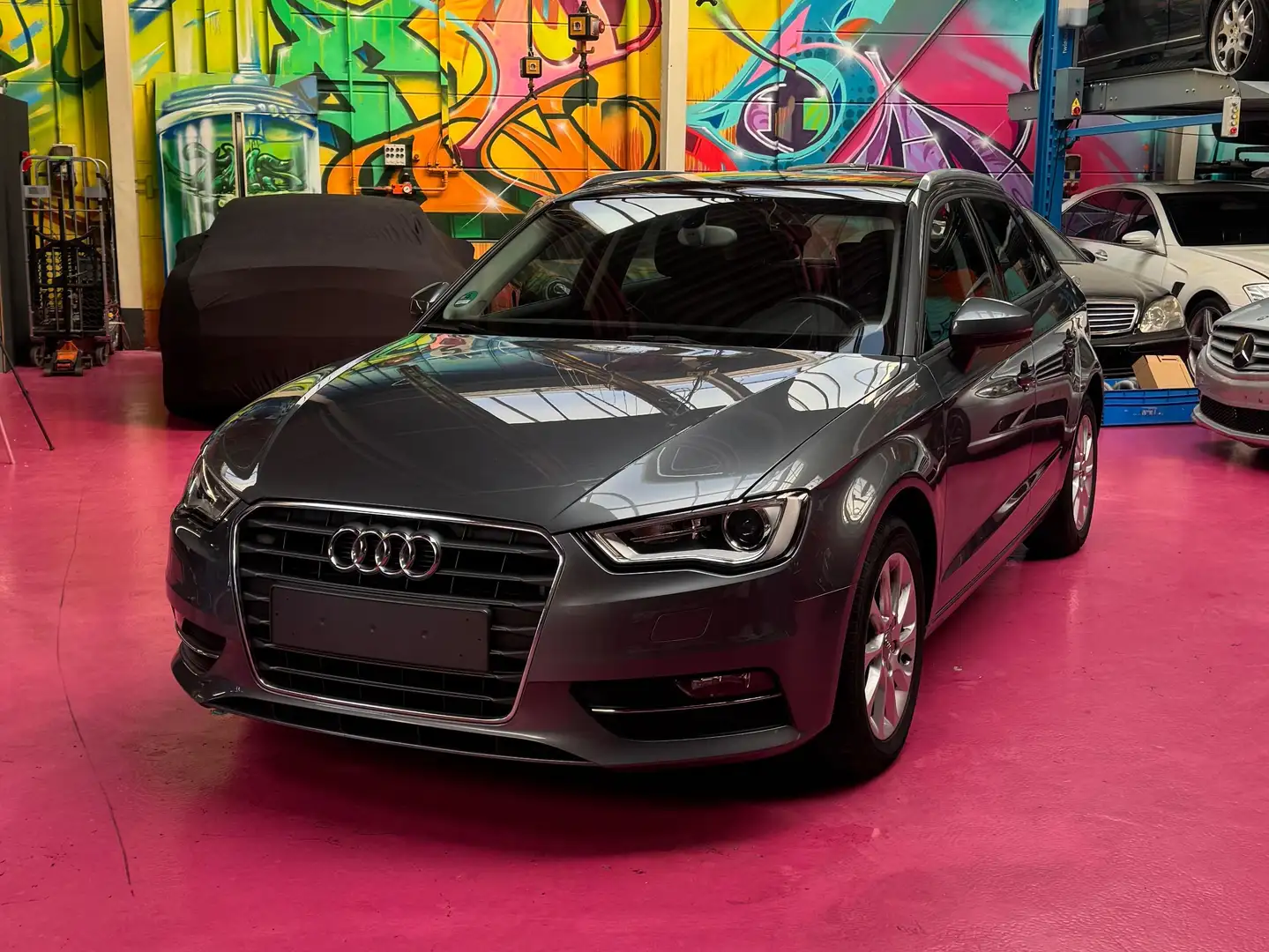 Audi A3 1.6 TDI *TÜV*XENON*PDC*NAVI* Šedá - 2