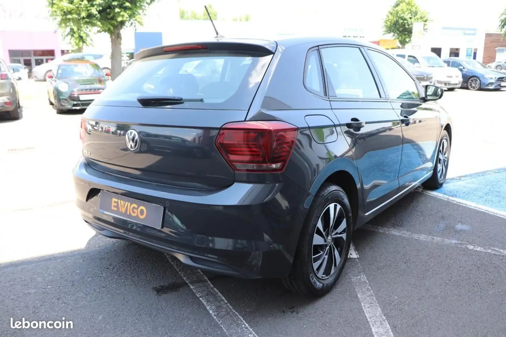 Volkswagen Polo 1.6 TDI 95 CONFORT LINE Gris - 2