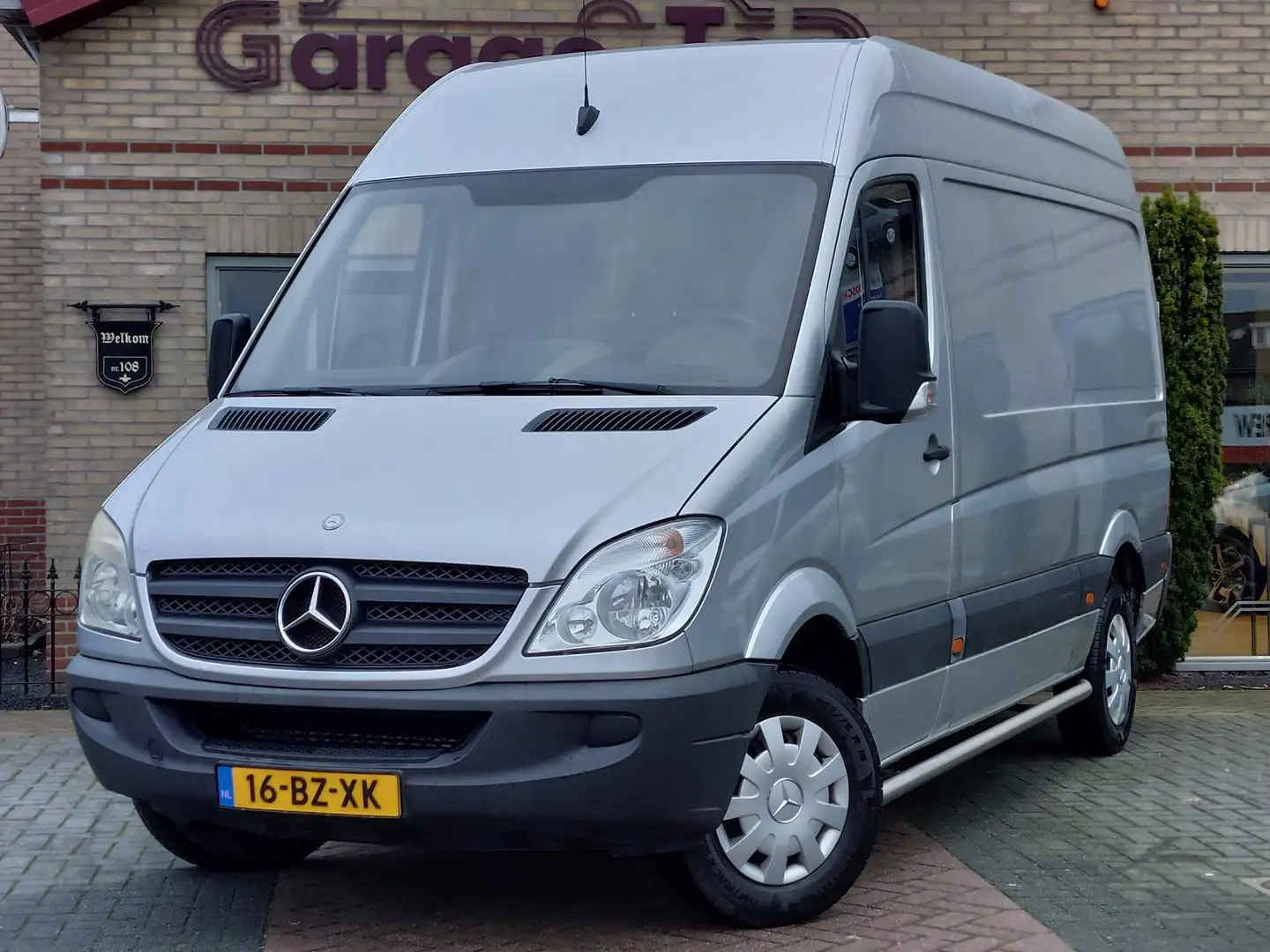 Mercedes-Benz Sprinter 211 L2H2 | Airco | Cruise control | Trekhaak | NAP Zilver - 1