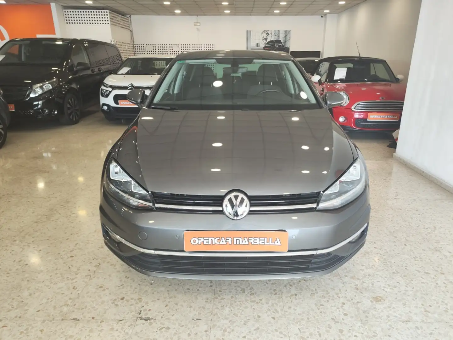 Volkswagen Golf 1.0 TSI Advance 85kW Gris - 2
