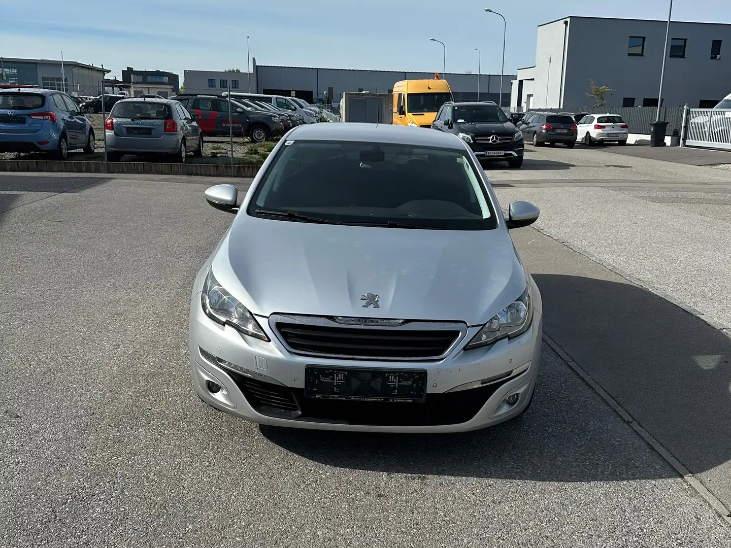 Peugeot 308 308 SW 1,6 BlueHDi 120 S Silber - 2