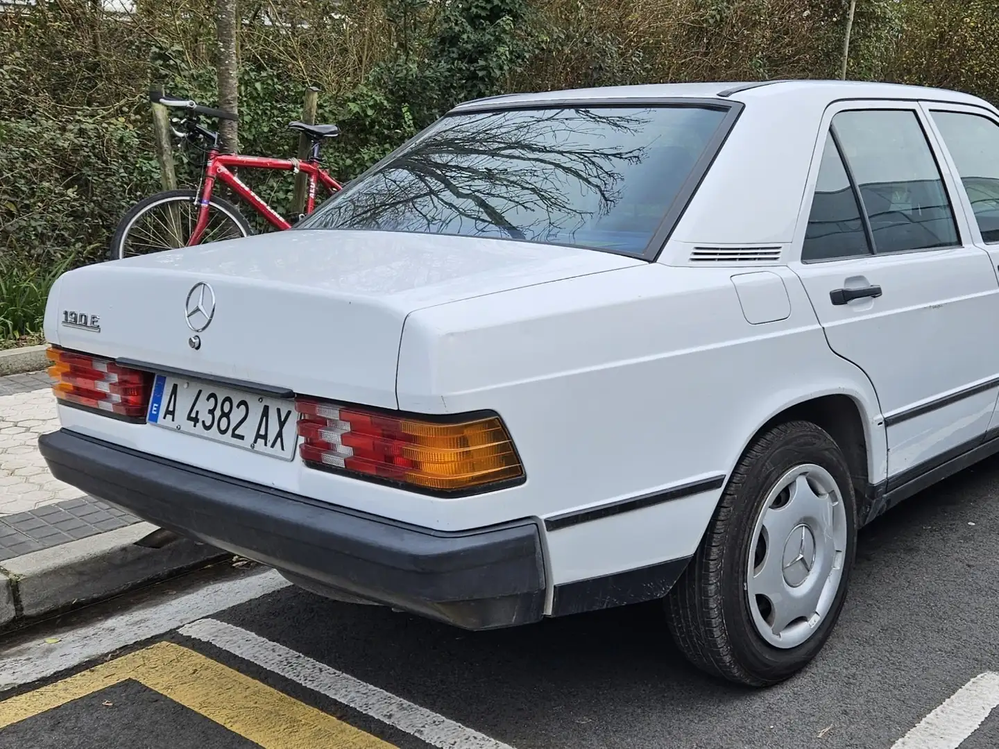 Mercedes-Benz 190 190E 2.0 Weiß - 2