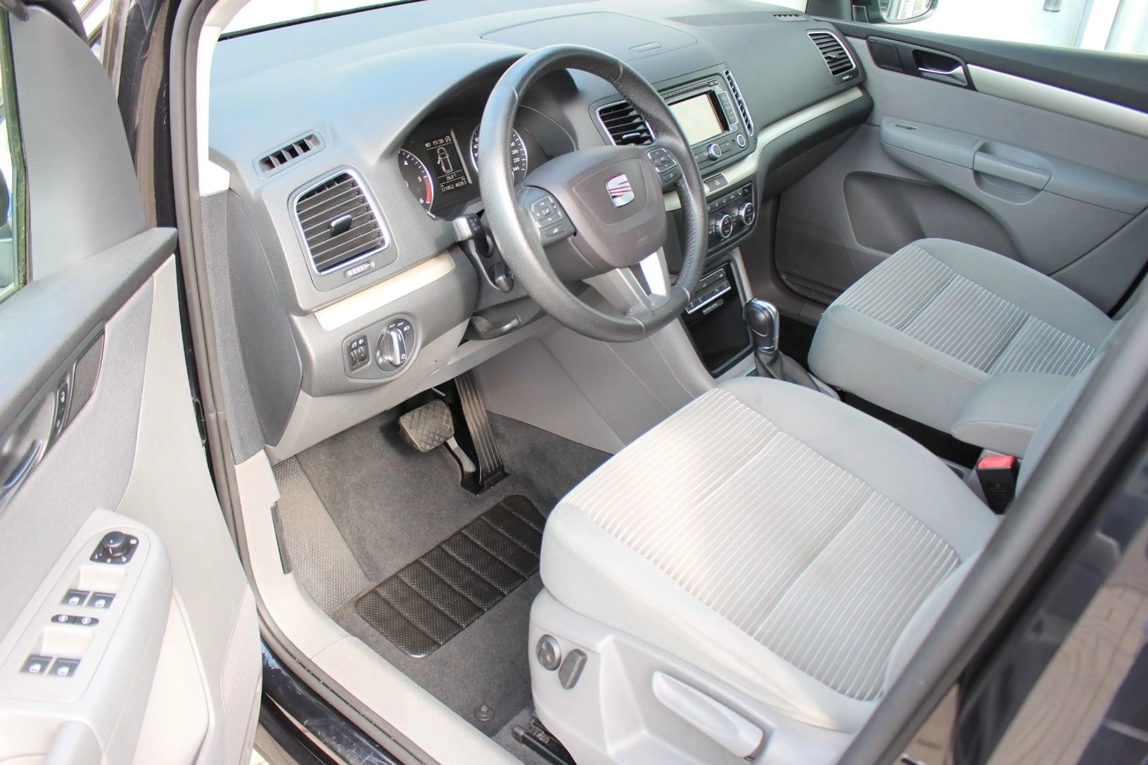 SEAT Alhambra Style 2.0 TDI Auto.+7Sitzer+Navi+Kamera — photo 10