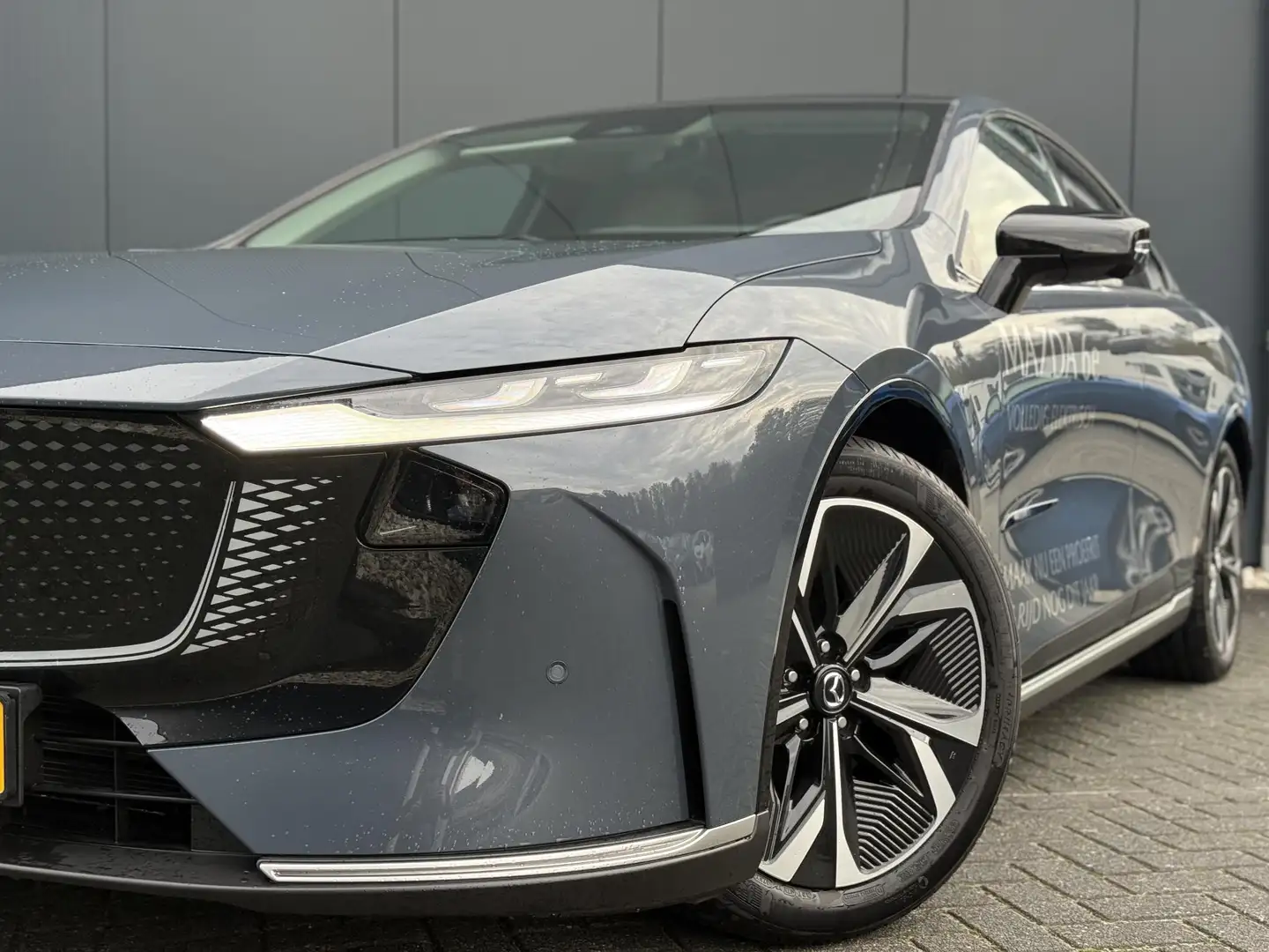 Mazda 6e Takumi 68.8 kWh 17% bijtelling | Demo Gris - 2