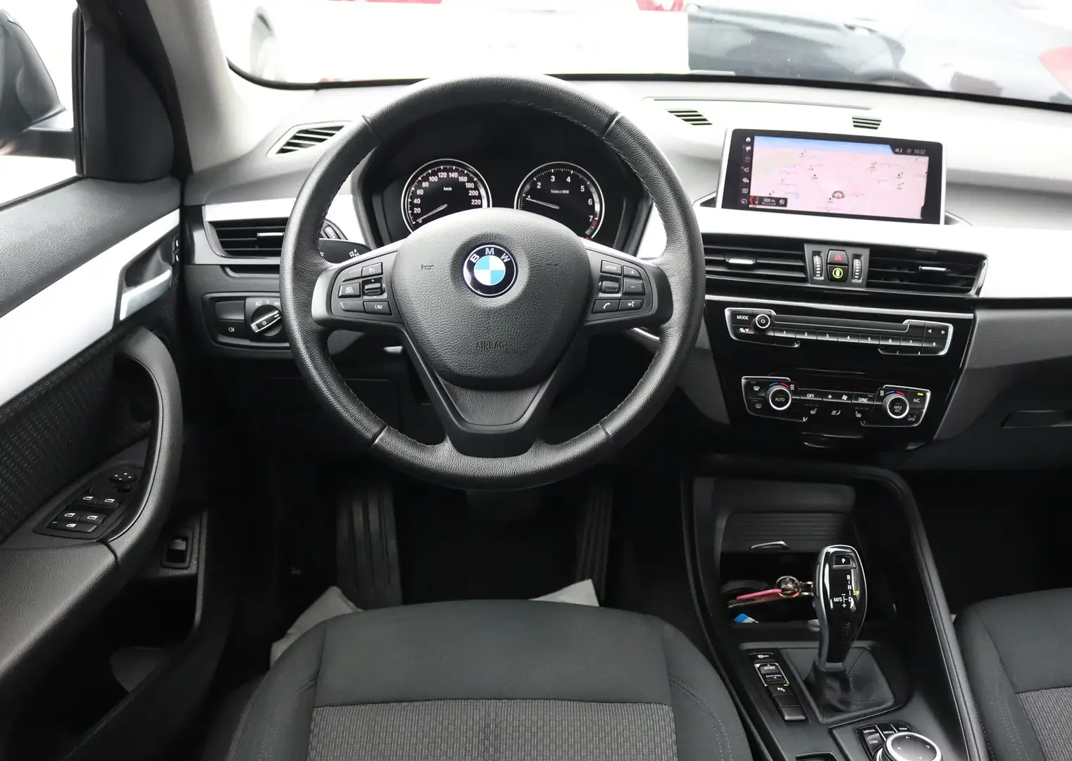BMW X1 sDrive 18 i Advantage 1Hd*NaviProf*LED*elHeck Grau - 2