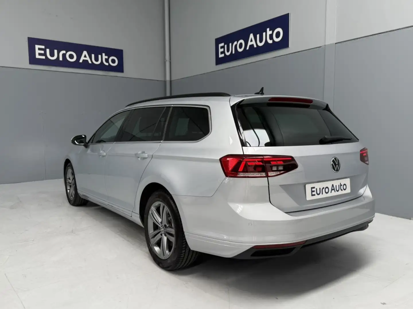 Volkswagen Passat Variant 2.0TDI EVO Executive DGS7 110kW Gris - 2