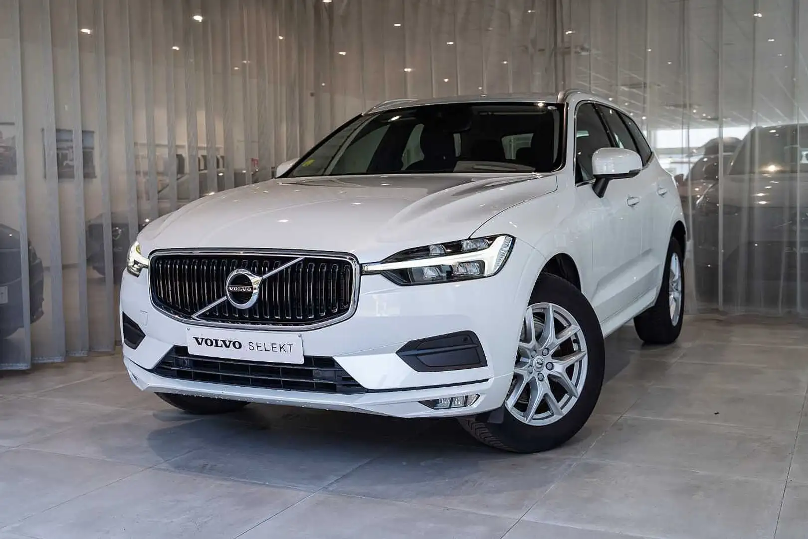 Volvo XC60 Momentum Pro B4 mild hybrid Wit - 1