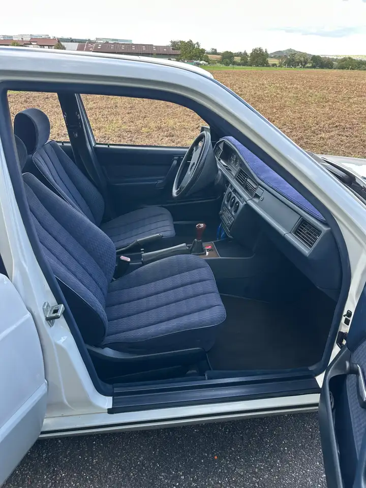 Mercedes-Benz 190 E, foto 7