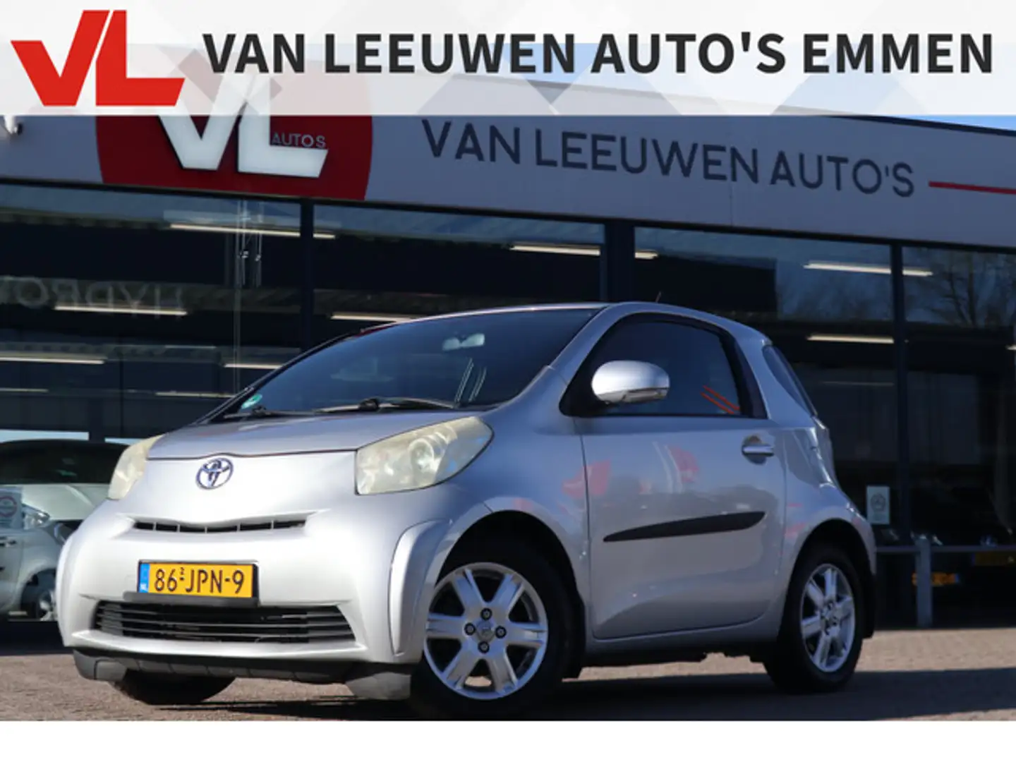 Toyota iQ 1.0 VVTi Comfort | Airco | Radio CD | Goedkoop Rij Grijs - 1