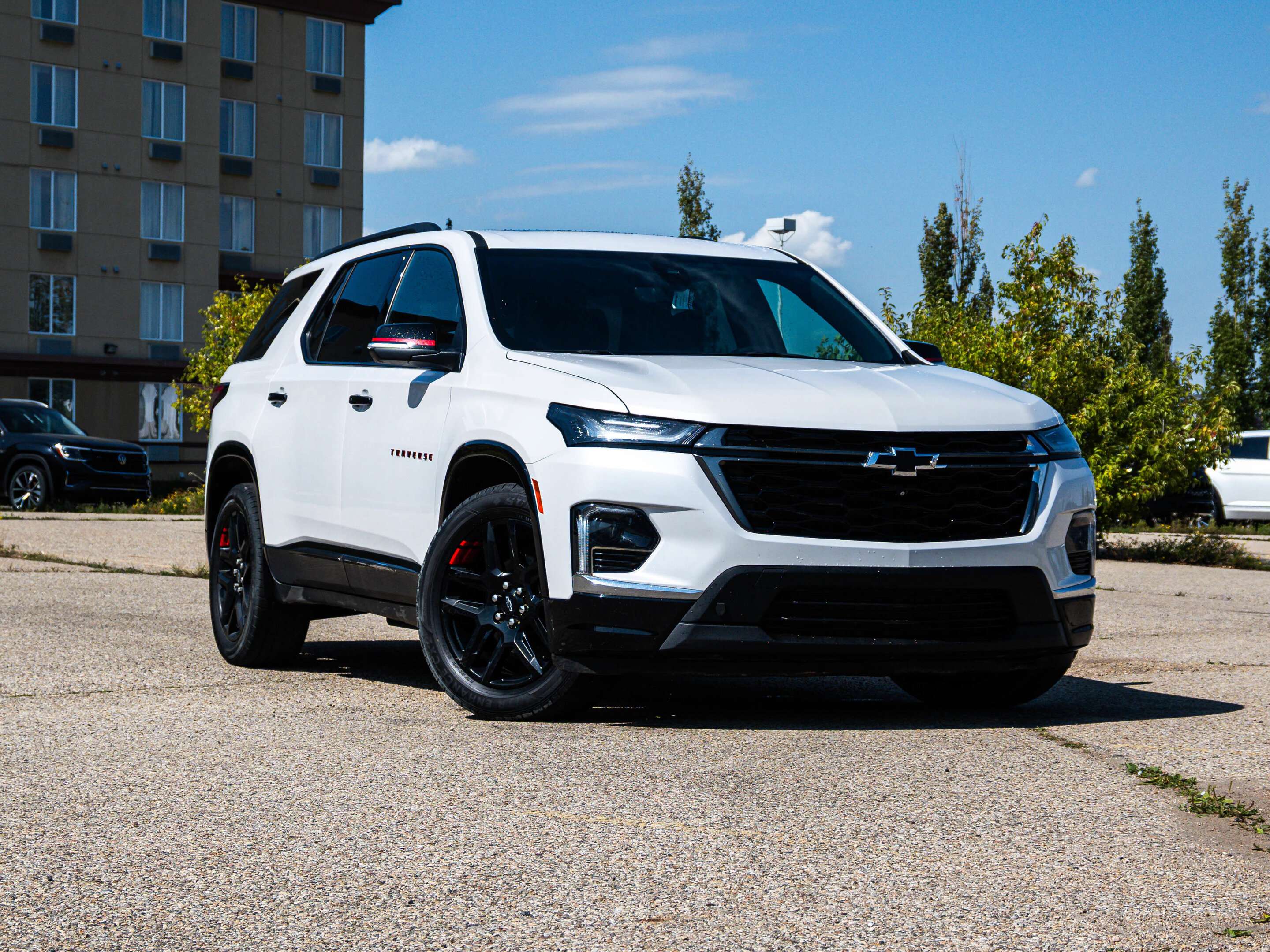 2023 Chevrolet Traverse Premier Redline Edition 3.6L 7-Passenger AWD | Sun — снимка 1
