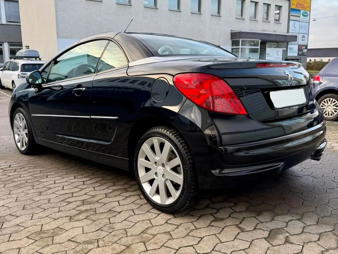 Peugeot 207 207 CC 120 VTi Roland Garros Czarny - 2