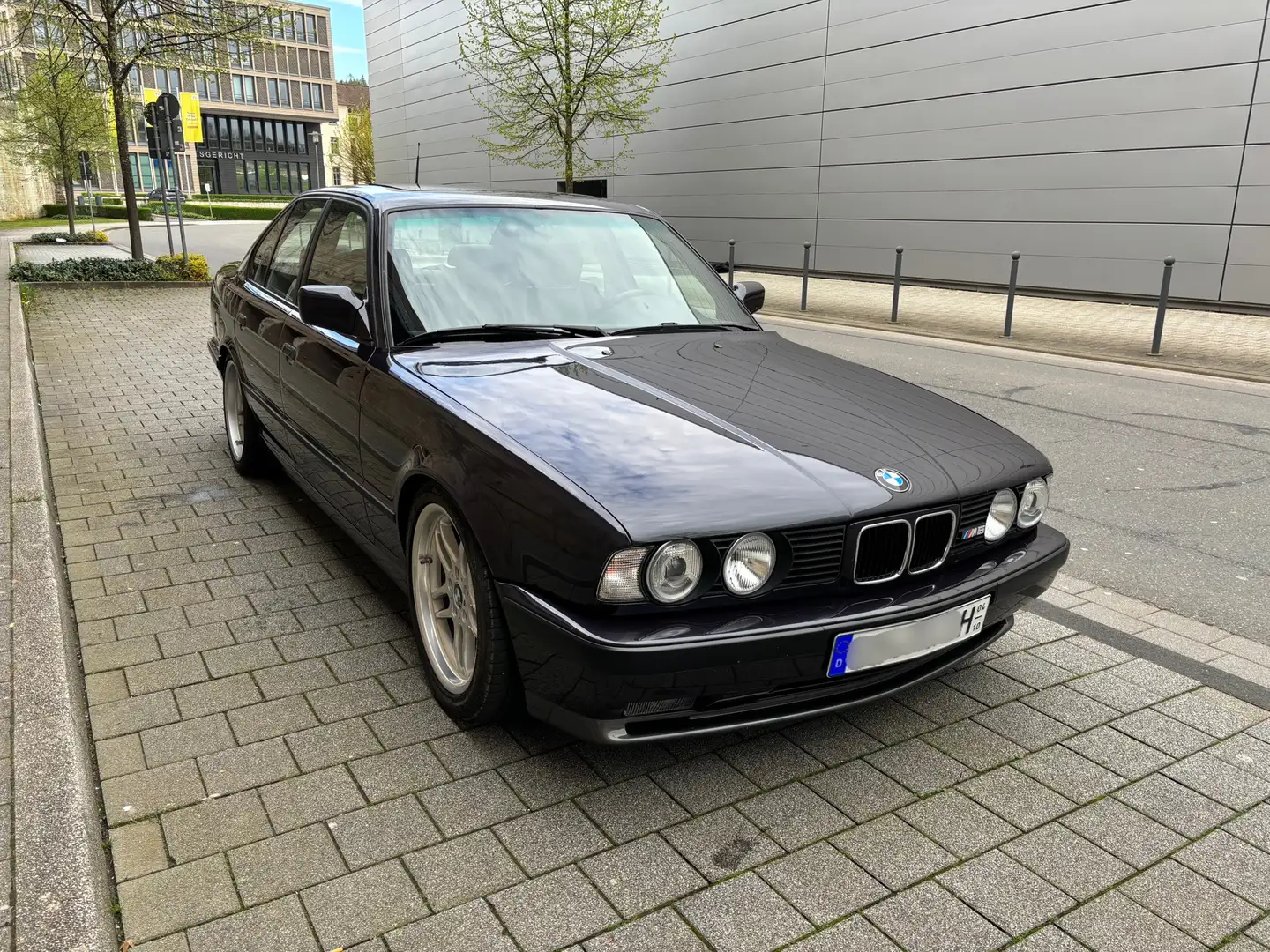 BMW M5 Violett - 1
