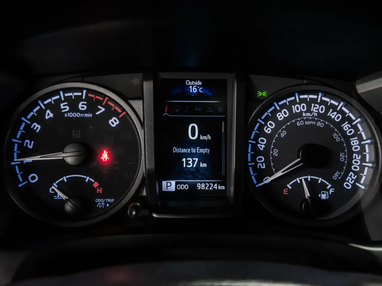 Toyota Tacoma снимка Toyota Tacoma