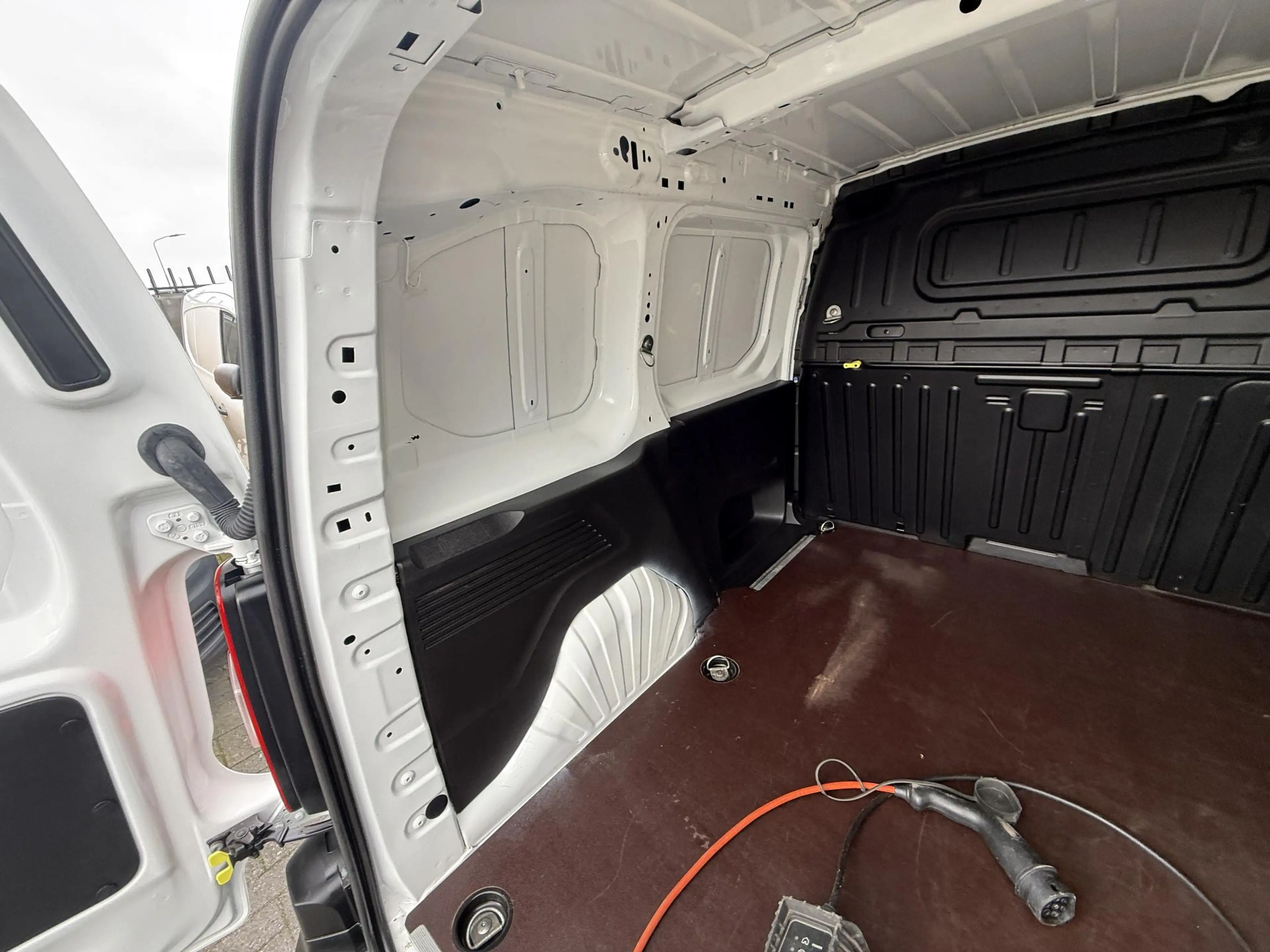Citroen Berlingo ë-Berlingo Club 50 kWh 3 Zitplaatsen Climate Contr — photo 7