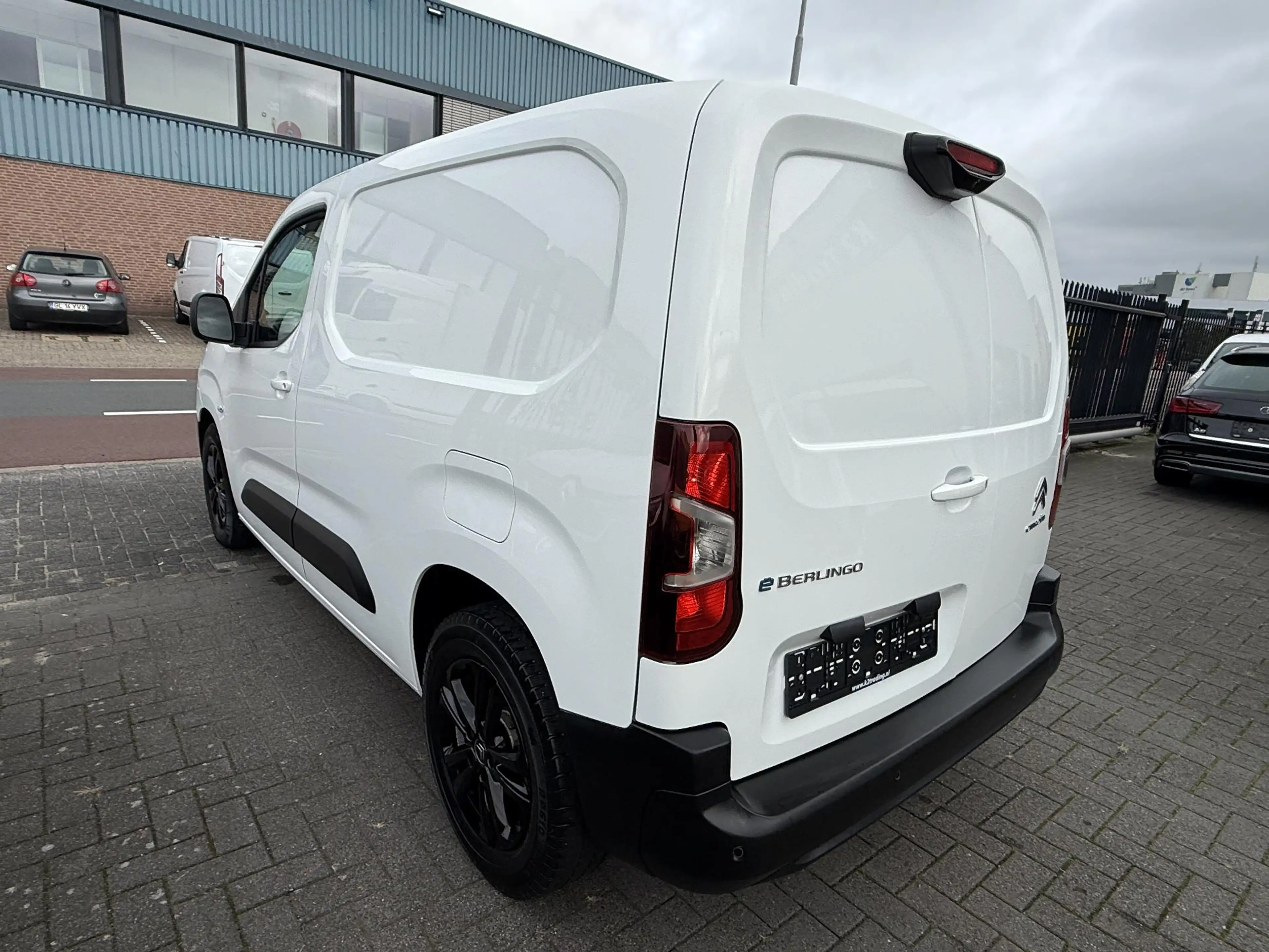 Citroen Berlingo ë-Berlingo Club 50 kWh 3 Zitplaatsen Climate Contr — photo 11