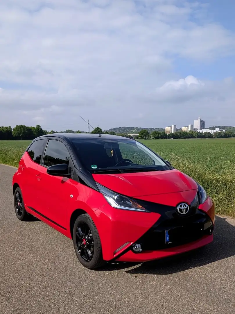 Toyota Aygo Aygo 5-Türer x-cite Style Selection ☆TOPGEPFLEGT☆ Rot - 2