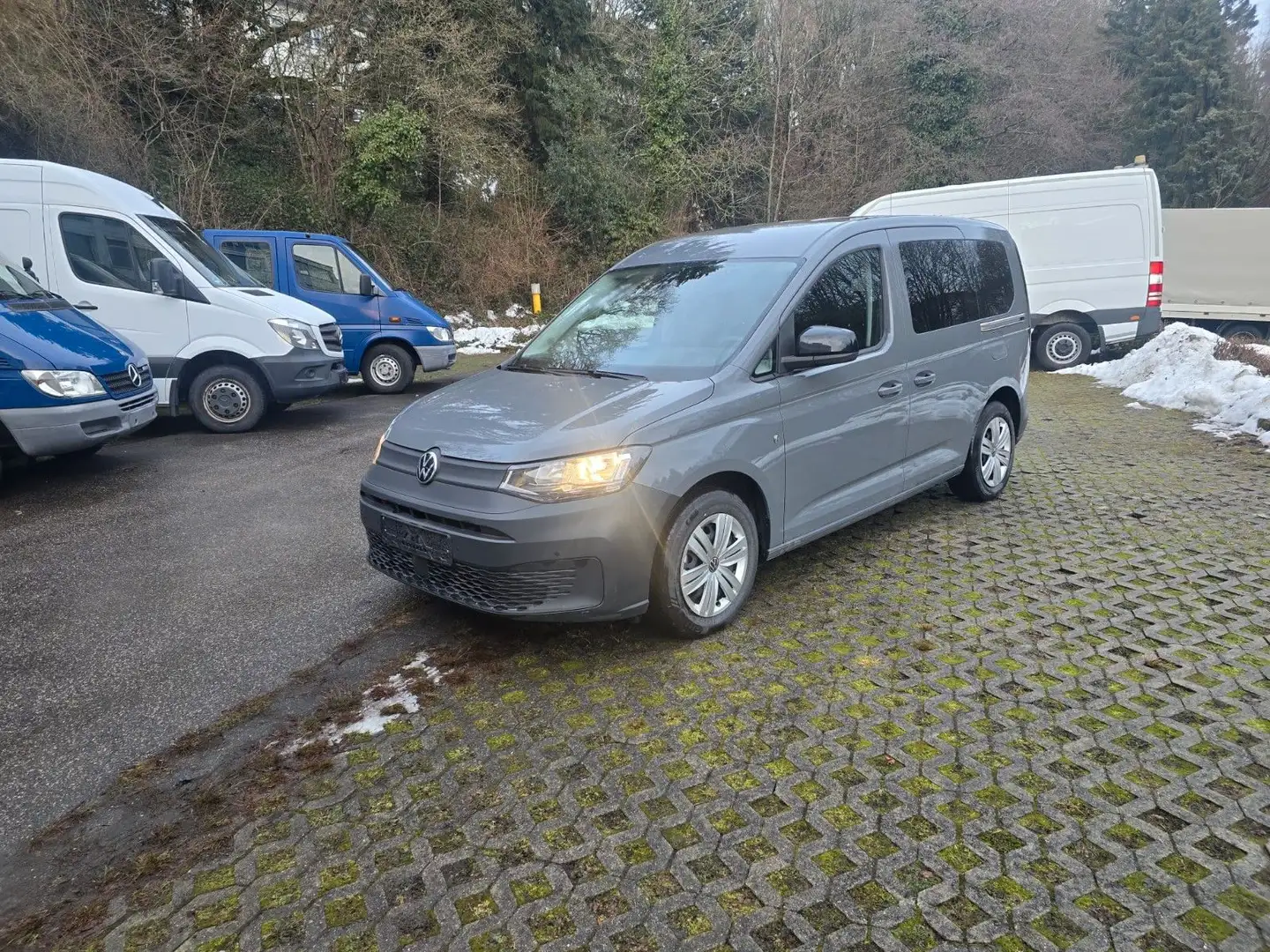 Volkswagen Caddy Basis Grau - 2