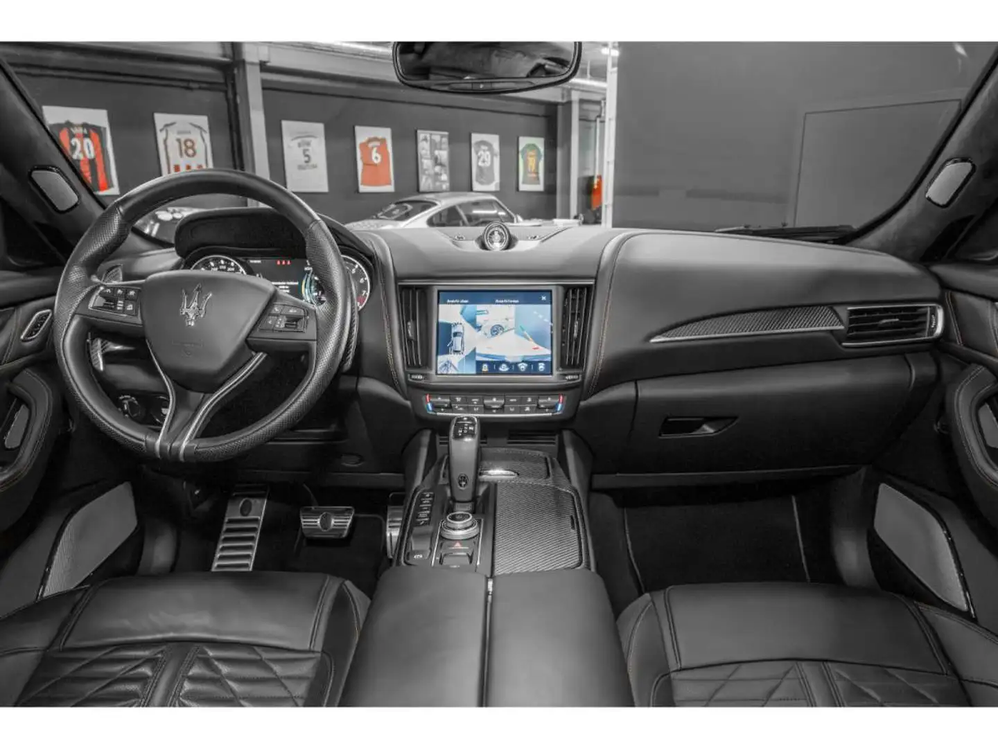 Maserati Levante 3.8 TROFEO/ FULL OPTION/ BELUFT/CARBON/SCHIEBEDACH Negro - 2