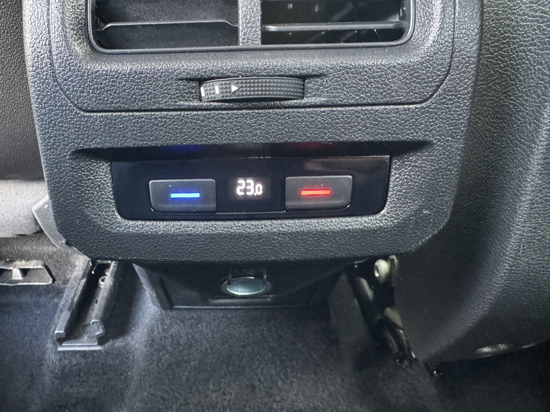 Volkswagen Touran 1.4 TSI Highline Business 7p Automaat Carplay Stoe — photo 30